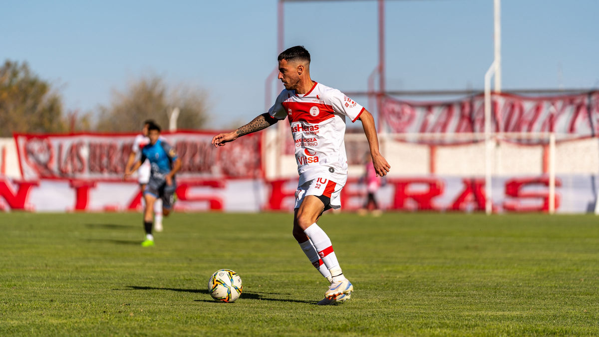 Joueur de football en action